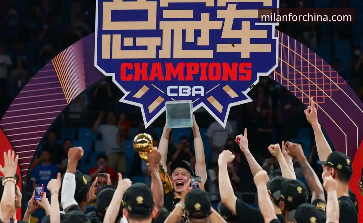 米兰中国官网最新资讯推荐 上海男篮12连胜强势领跑,战术执行力与深度阵容成关键——米兰体育平台赛事深度评测